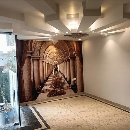 Hotel Grand Aerotech Ню Делхи Екстериор снимка